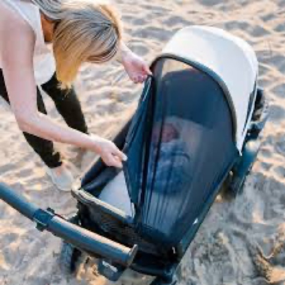Veer Wagon Nap System with Bug Shield